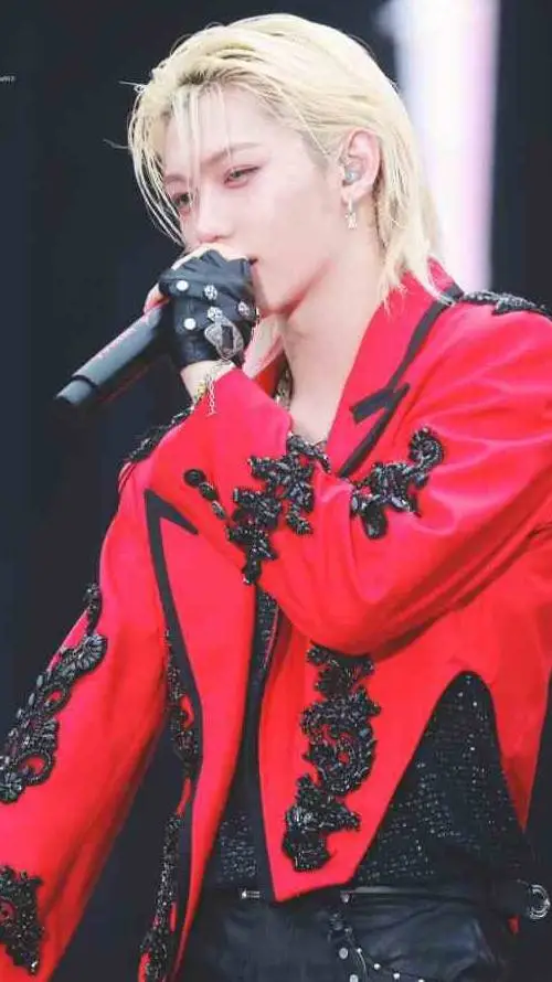 Talkie AI - Chat with Lee Felix ❤️‍🔥