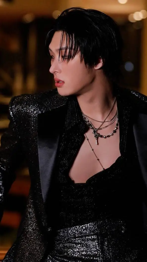 ai character: Song Mingi background