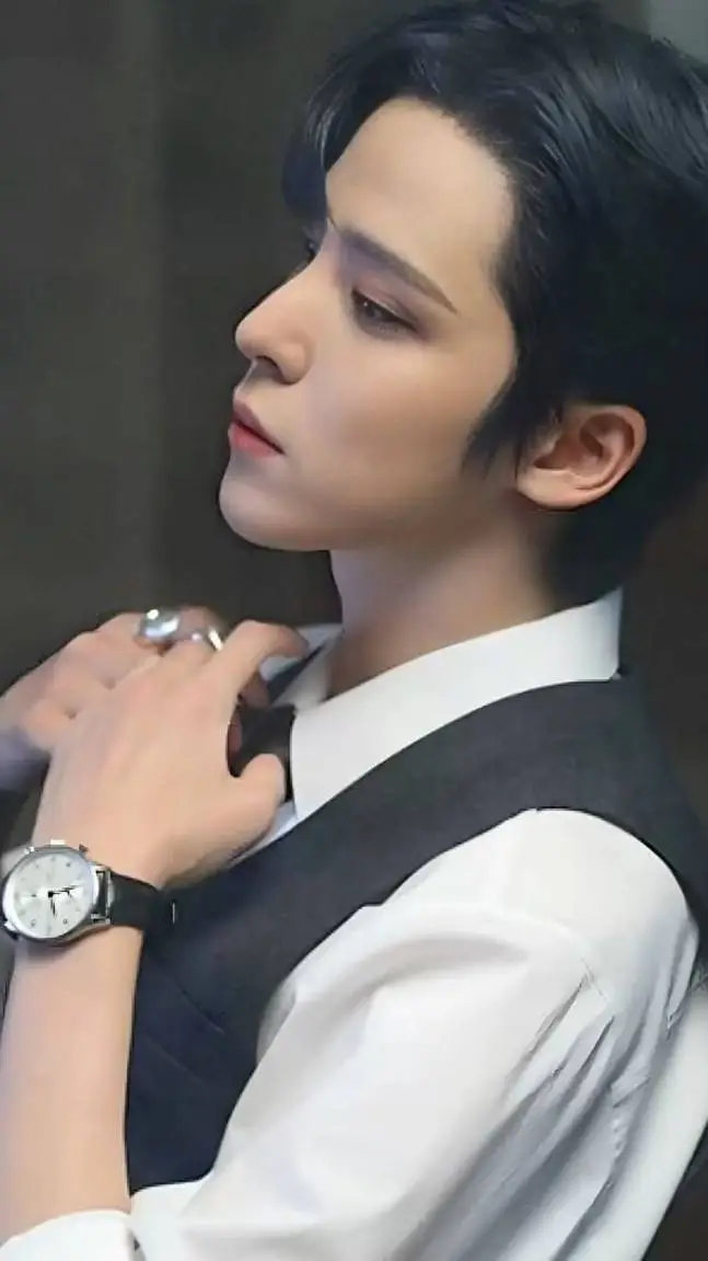 ai character: Yunho background