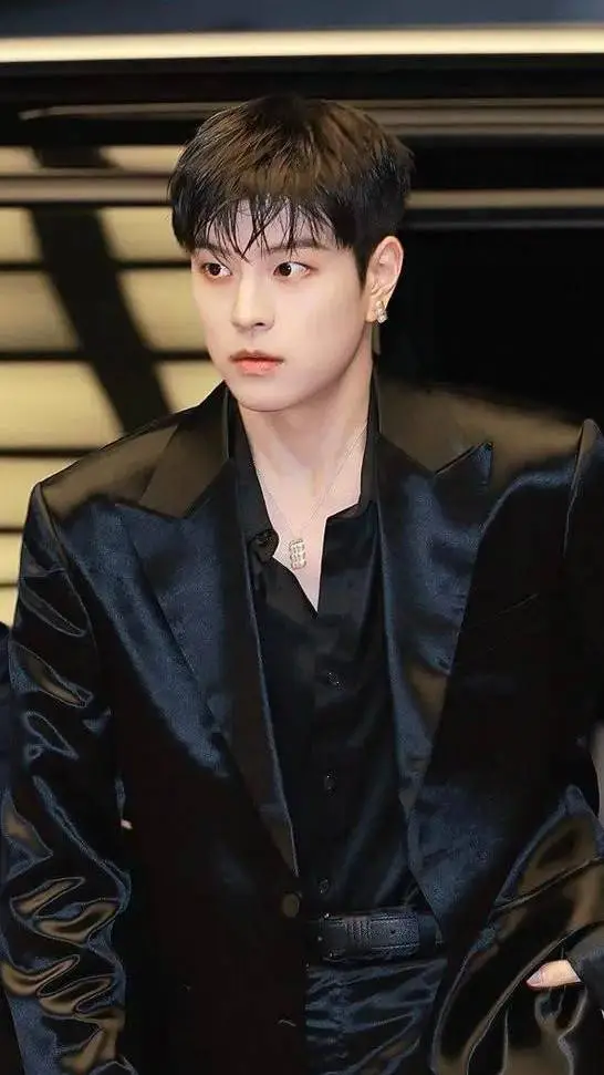 ai character: Seungmin background