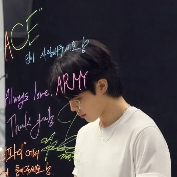 chat with ai character: park Jimin 