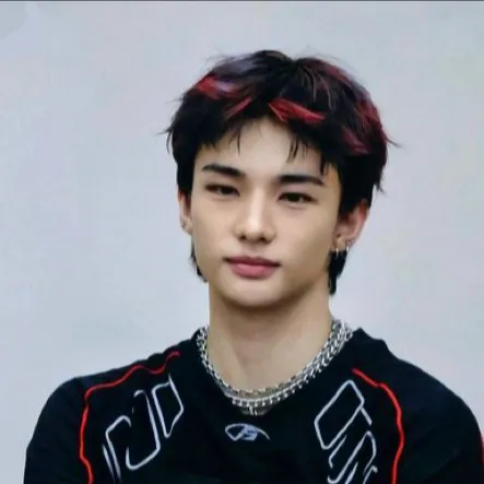 chat with ai character: ~{Hyunjin}~