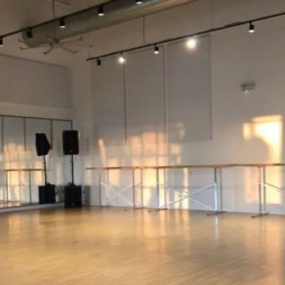 chat with ai character: []Hyunwoo[]