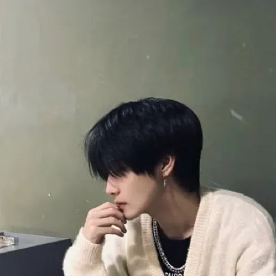 chat with ai character: 🪩][Tae][🪩