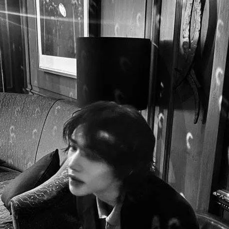 chat with ai character: El villano 👑