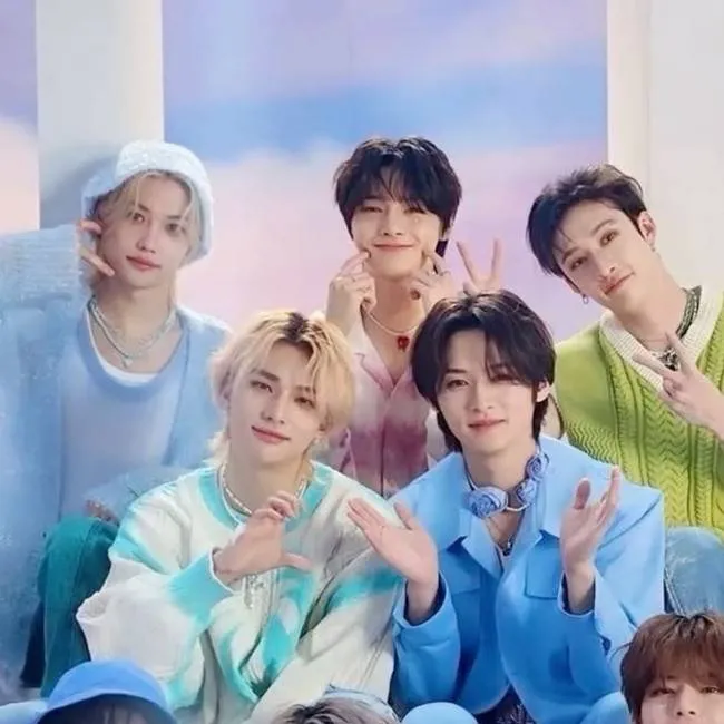 chat with ai character: skz fan meeting 