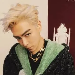 chat with ai character: ★ T.o.p ★