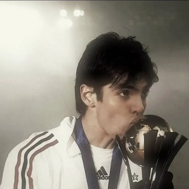 chat with ai character: Ricardo Kaka