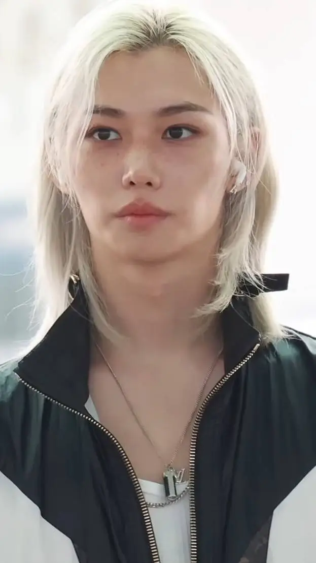 ai character: Felix  background
