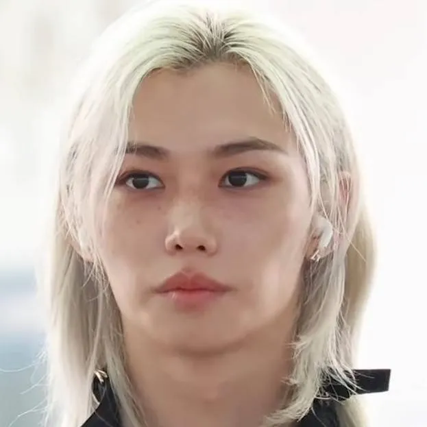 chat with ai character: Felix 