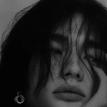chat with ai character: Hyunjin
