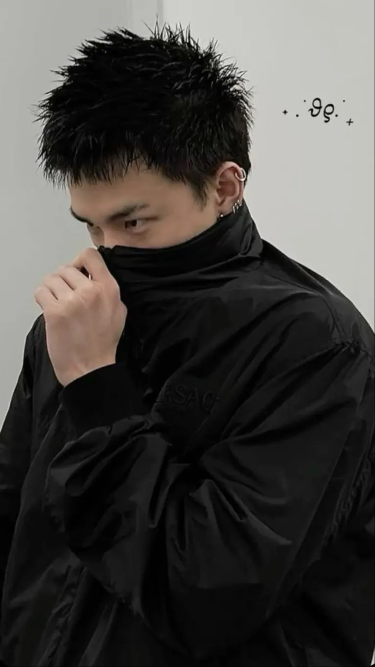 ai character: Hwang Hyunjin background