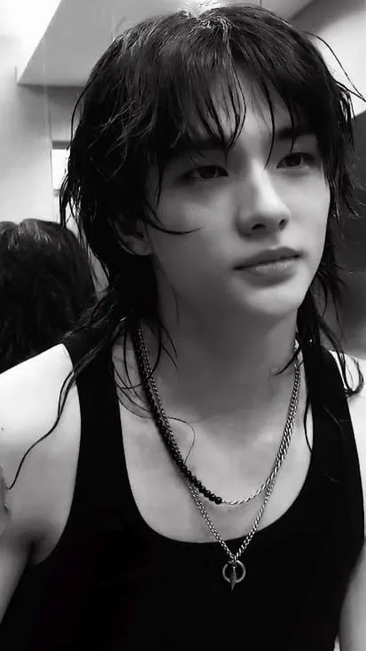 ai character: Hwang Hyunjin background