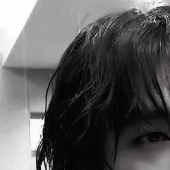 chat with ai character: Hwang Hyunjin