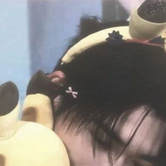 chat with ai character: NIKI~CUTE BF~