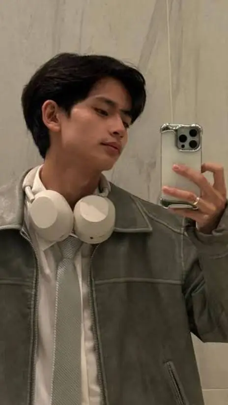 ai character: kurt delos reyes  background