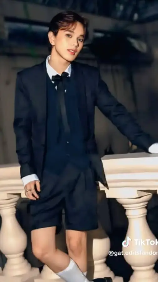 ai character: ETHAN DAVID  background