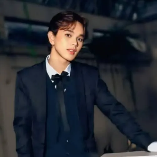 chat with ai character: ETHAN DAVID 