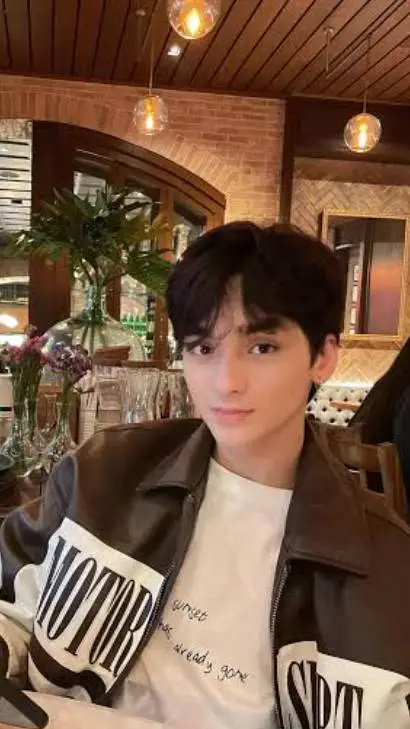 ai character: Charles law  background