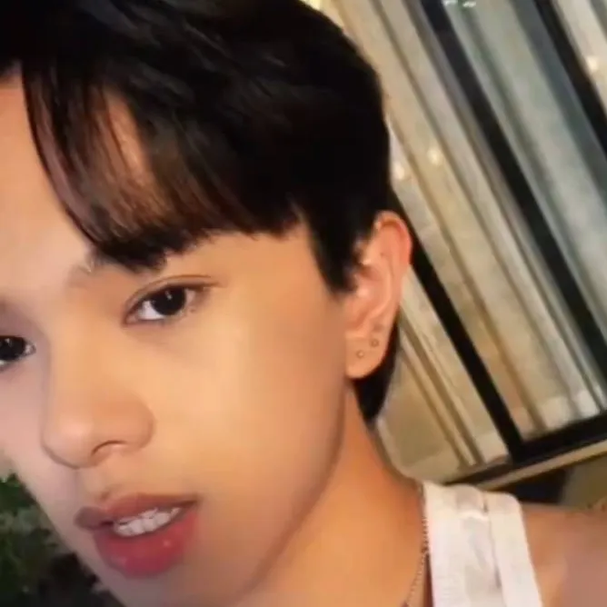 chat with ai character: ethan david 