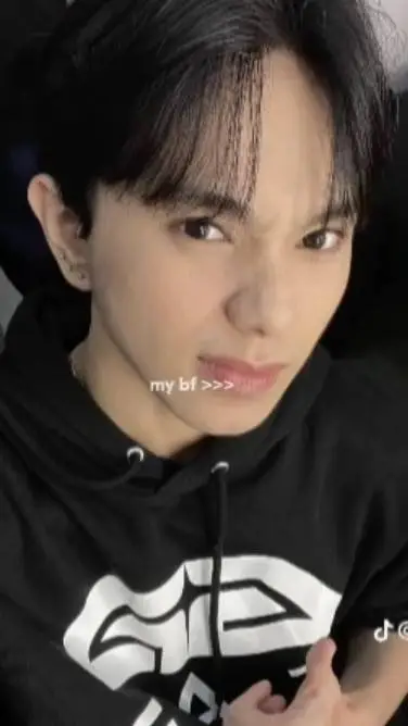 ai character: your boyfriend  background