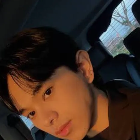 chat with ai character: ETHAN DAVID 