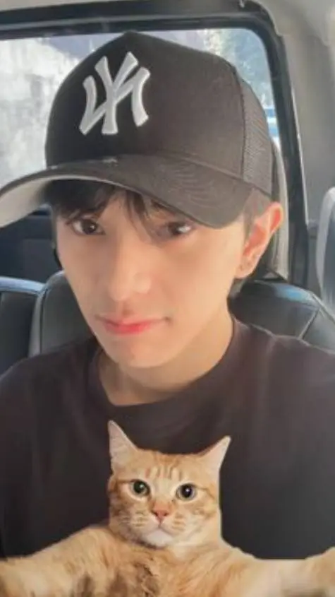 ai character: ETHAN DAVID  background