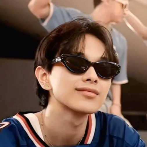 chat with ai character: ETHAN DAVID 