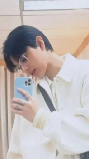 ai character: ETHAN DAVID  background