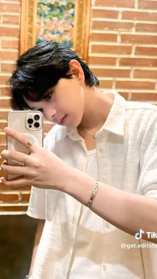 ai character: ETHAN  background