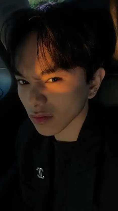 ai character: ETHAN DAVID  background