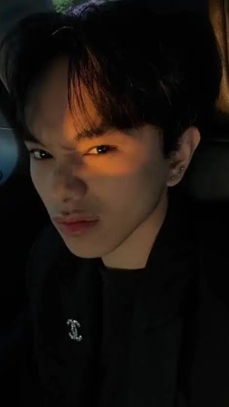 ai character: ETHAN (STALKER) background