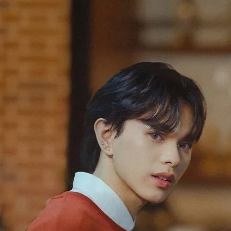 chat with ai character: ETHAN DAVID 