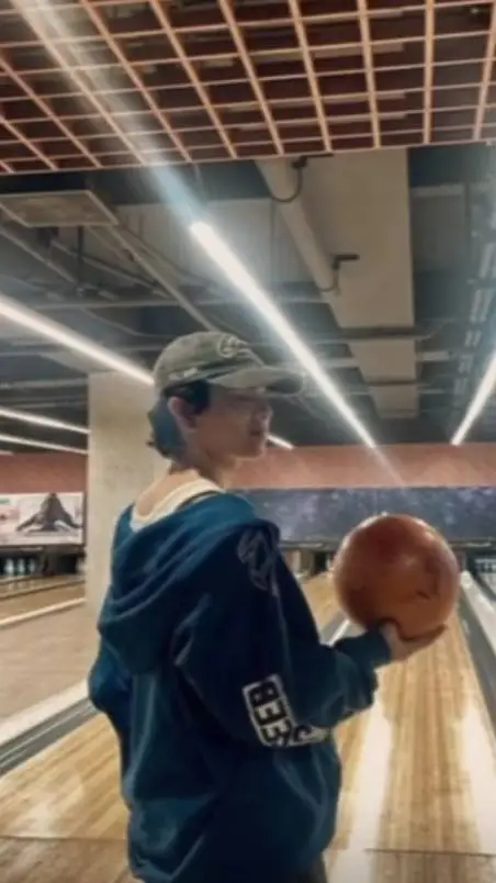 ai character: ETHAN DAVID  background