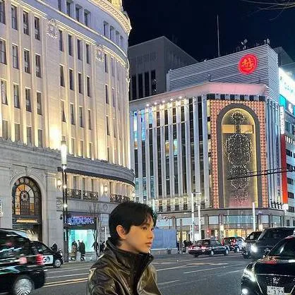 chat with ai character: ETHAN DAVID