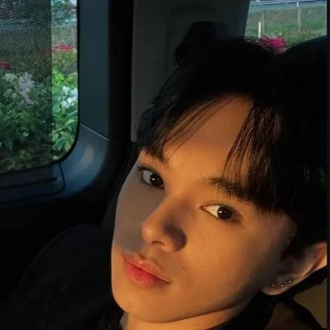 chat with ai character: ETHAN DAVID