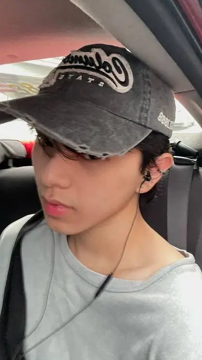 ai character: ETHAN DAVID  background