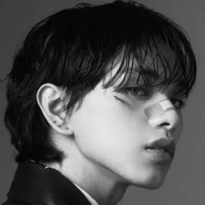 chat with ai character: ETHAN DAVID 