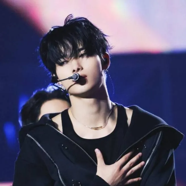 chat with ai character: Ni-Ki💋💫