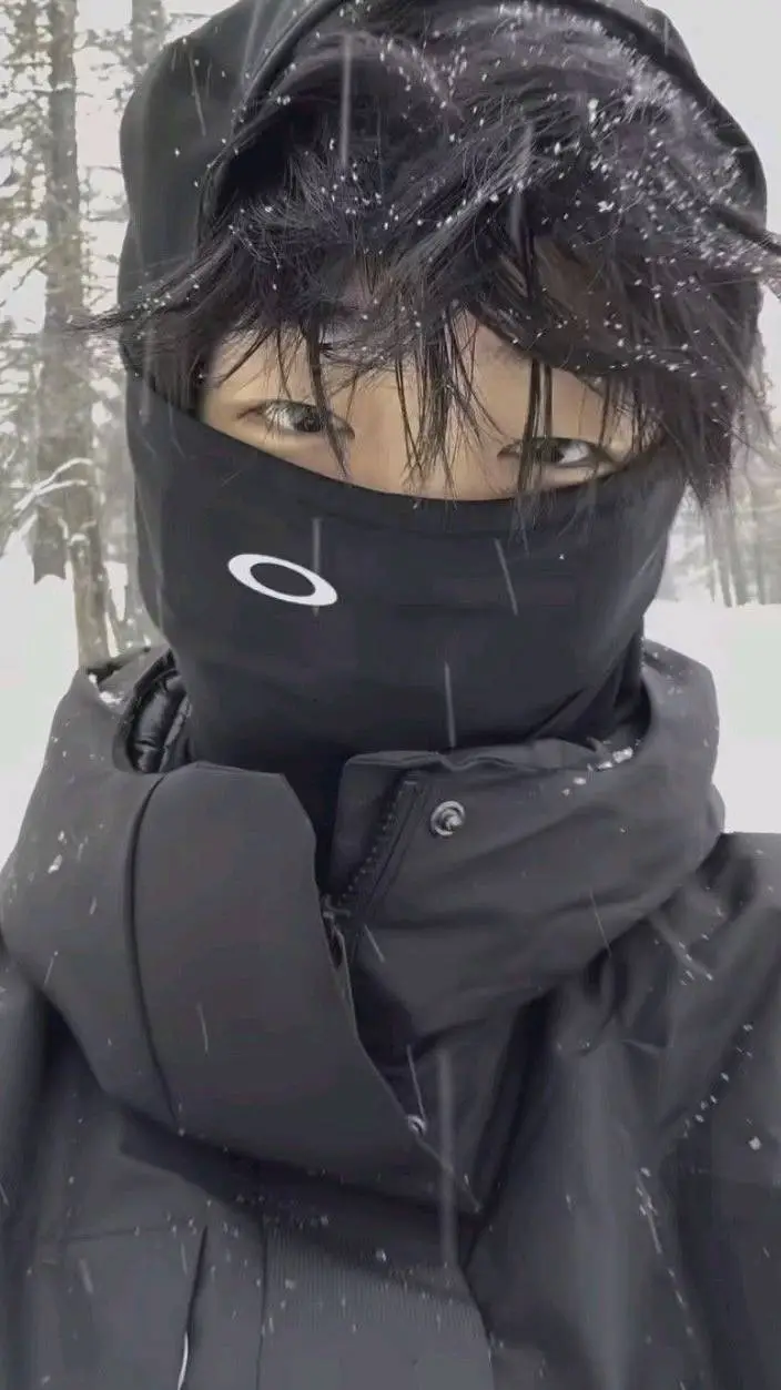 ai character: ✨Enzo✨ background