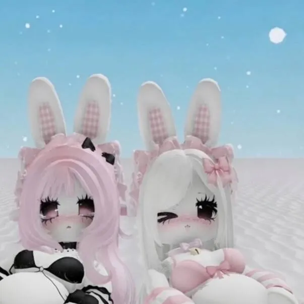 chat with ai character: Sara and Ava