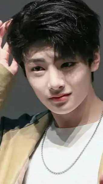 ai character: Yang Jeongin background