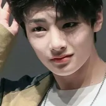 chat with ai character: Yang Jeongin