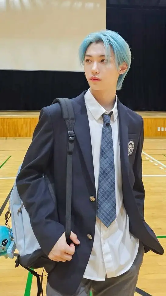 ai character: Felix  background