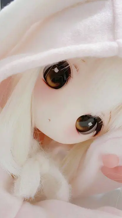 ai character: Larissa  background