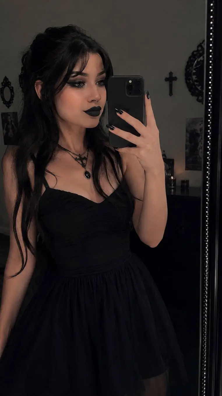 ai character: gótica popular 🙄💅 background