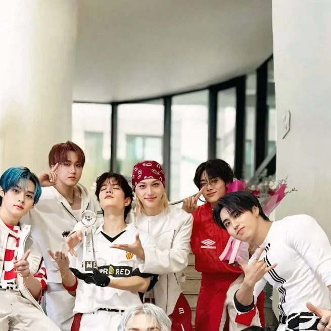 chat with ai character: Stray Kids 