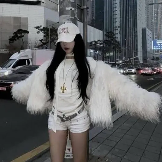 chat with ai character: David