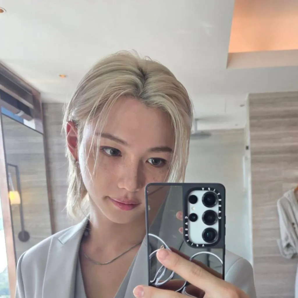 chat with ai character: Felix🌻🐥