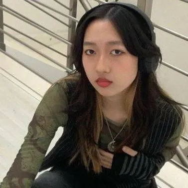 chat with ai character: Hannah Bahng